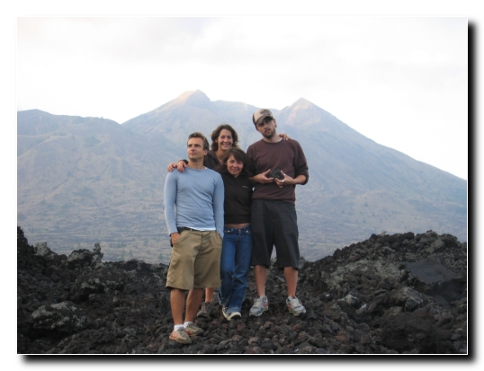 26 Wanderung durchs Vulkangestein